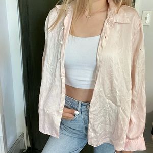 silk, cream/light pink, collared long sleeve button up! size L